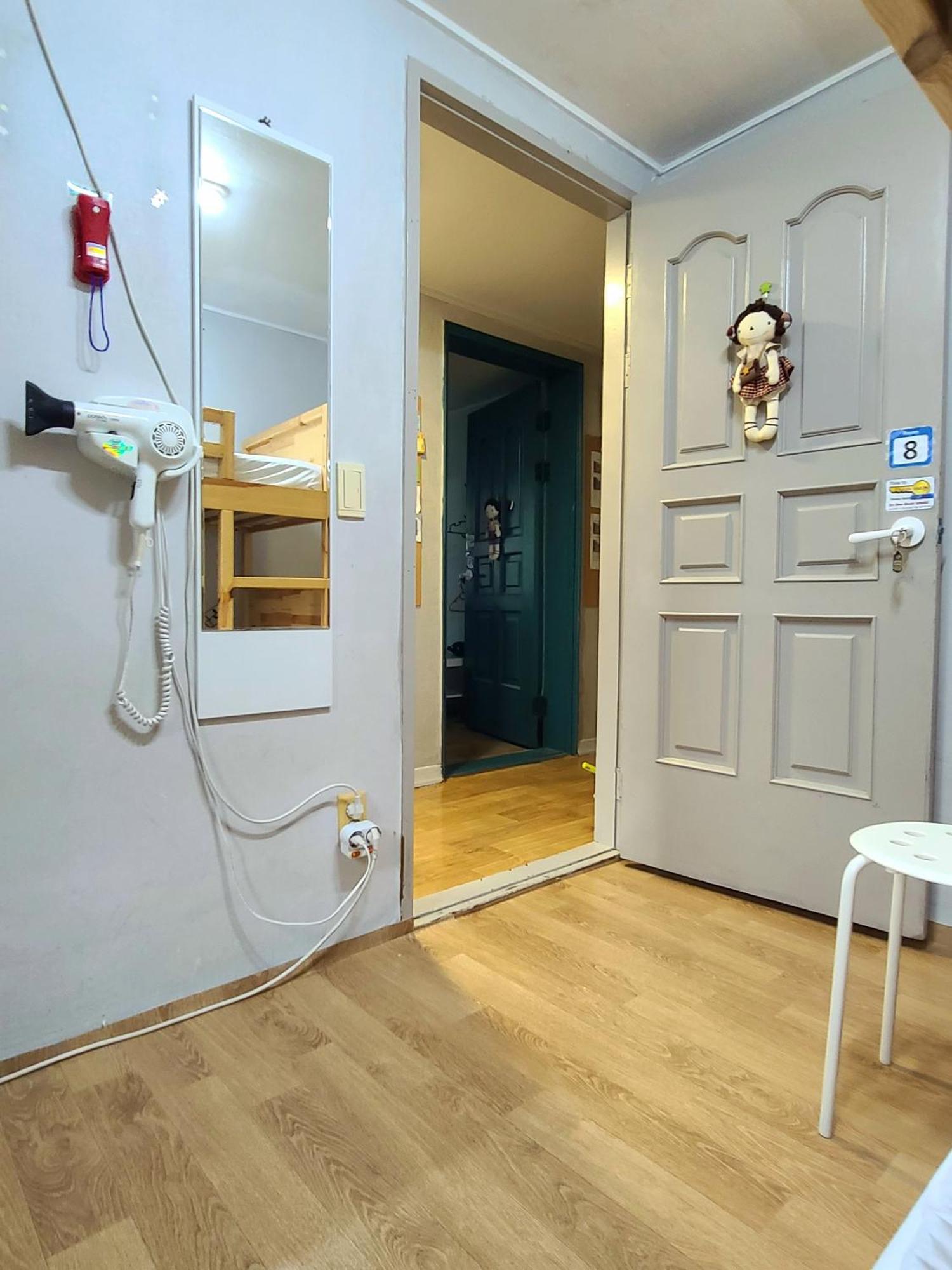 Appletree Guesthouse Seoul Bagian luar foto